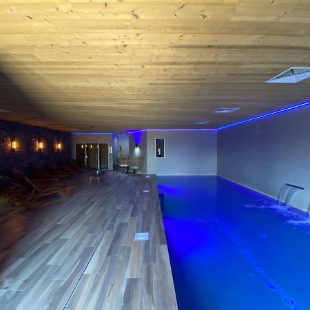 World Hotel Saint-Vulbas Dış mekan fotoğraf