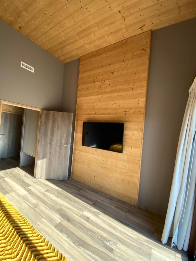 World Hotel Saint-Vulbas Dış mekan fotoğraf