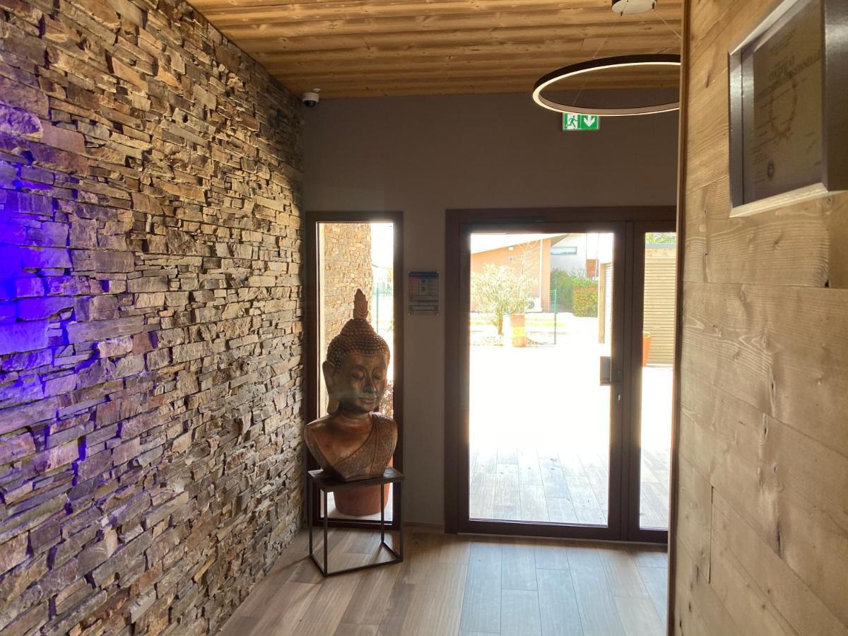 World Hotel Saint-Vulbas Dış mekan fotoğraf