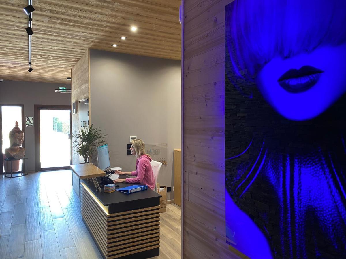 World Hotel Saint-Vulbas Dış mekan fotoğraf